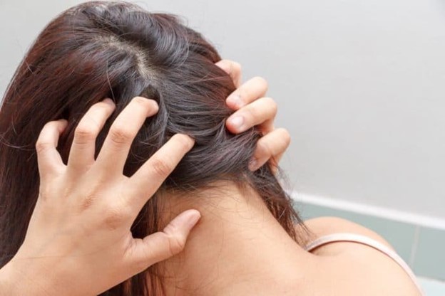 علل چرب شدن موی سر چیست؟